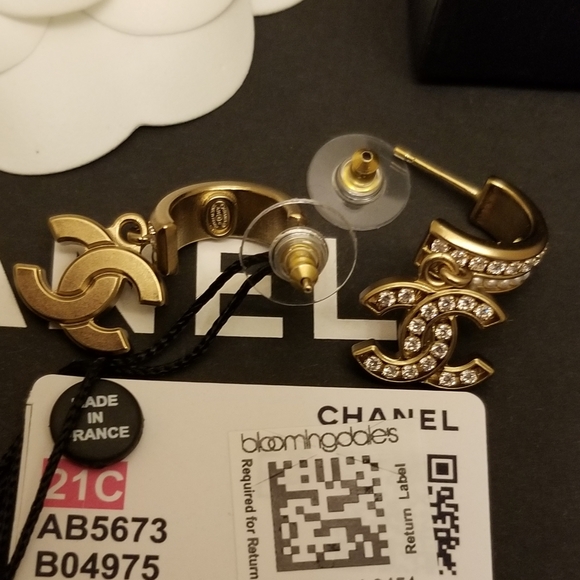 🆕 Chanel Gold Crystal &Pearls with CC charms - Picture 5 of 10